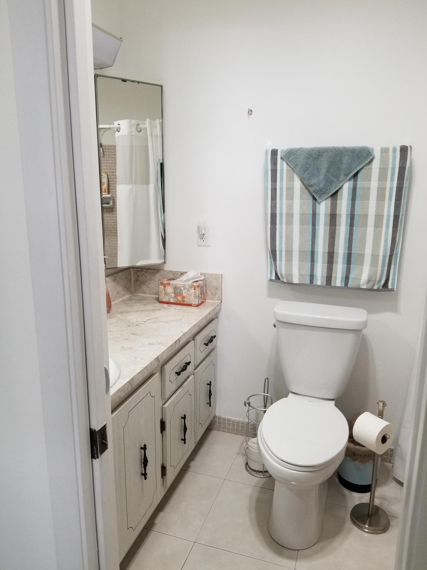 1300 High Point Place South, Unit D Delray Beach, FL 33445 - Photo 4 of 12 20191029_110554