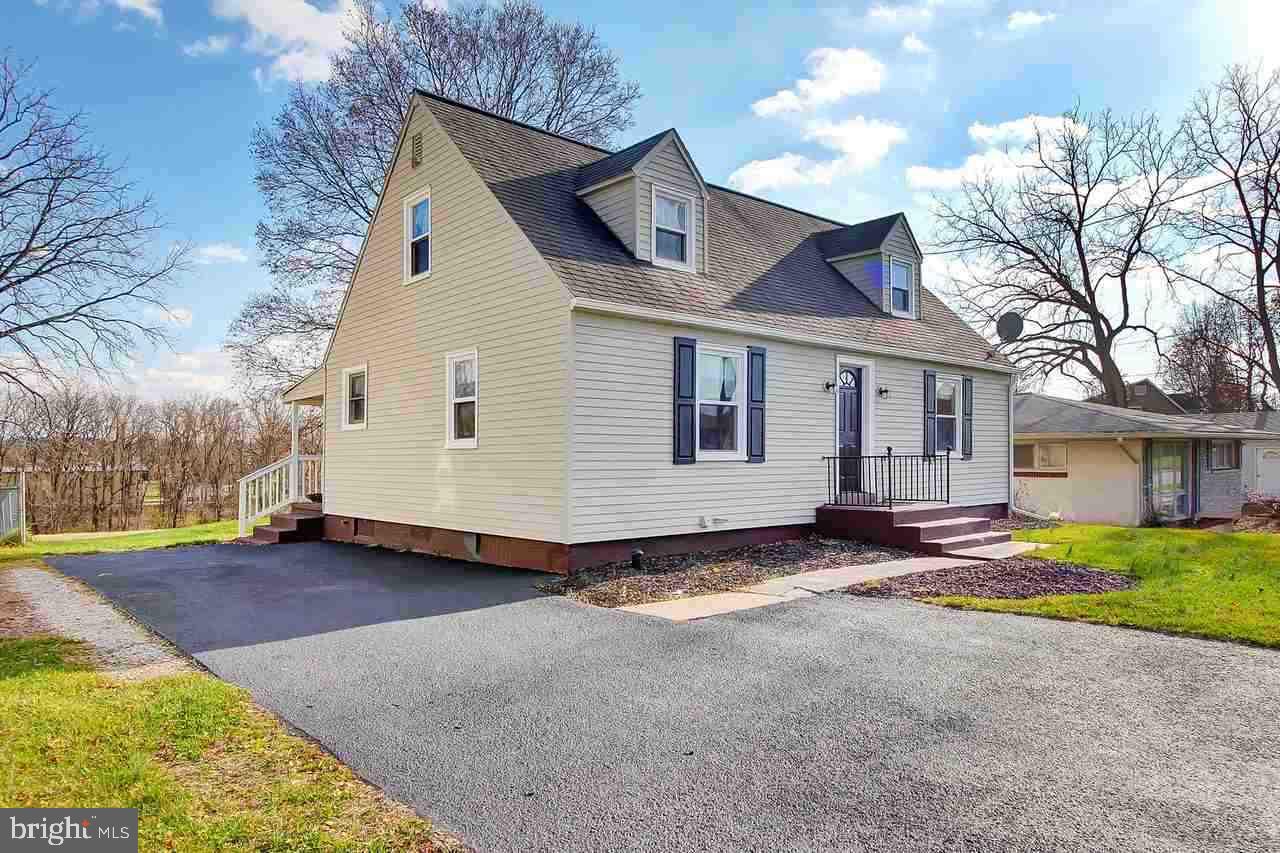 2140 Poplars Road York, PA 17408 - Photo 1 of 27 Gallery Image 1