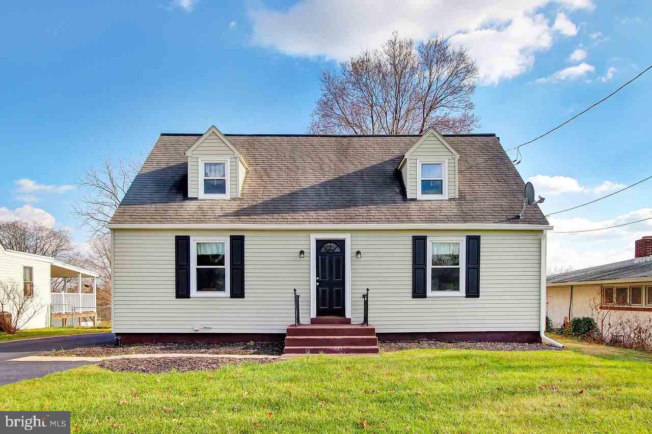 2140 Poplars Road York, PA 17408 - Photo 2 of 27 Gallery Image 2