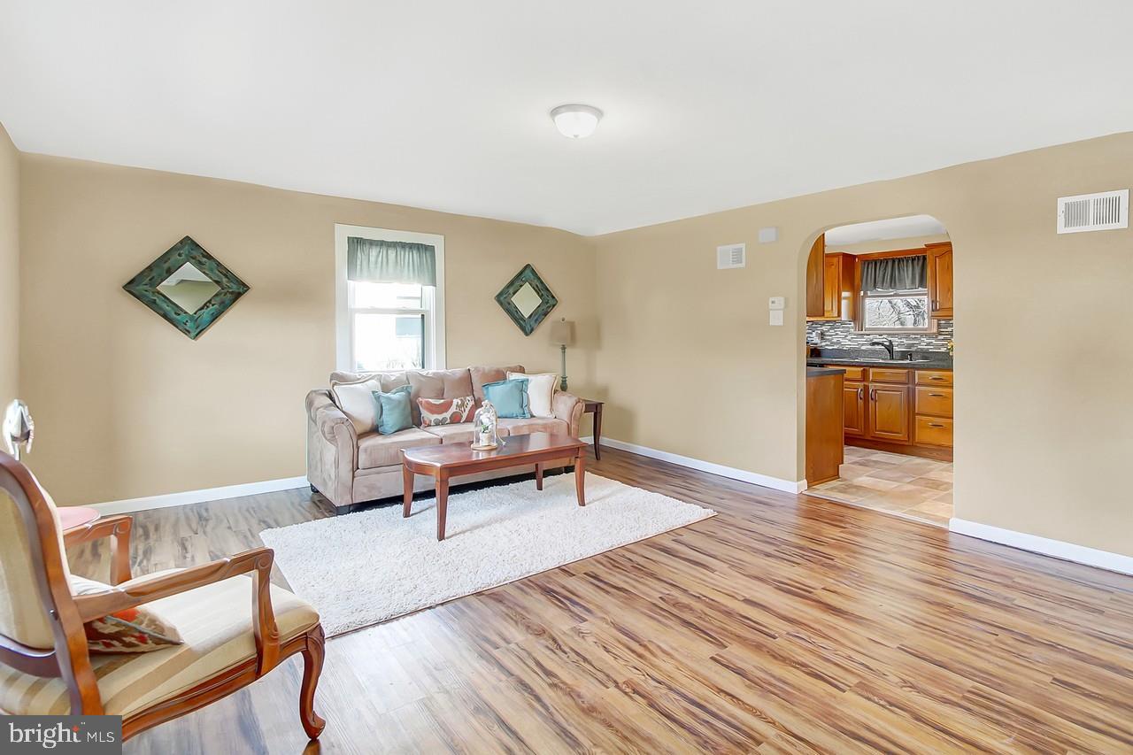 2140 Poplars Road York, PA 17408 - Photo 3 of 27 Gallery Image 3