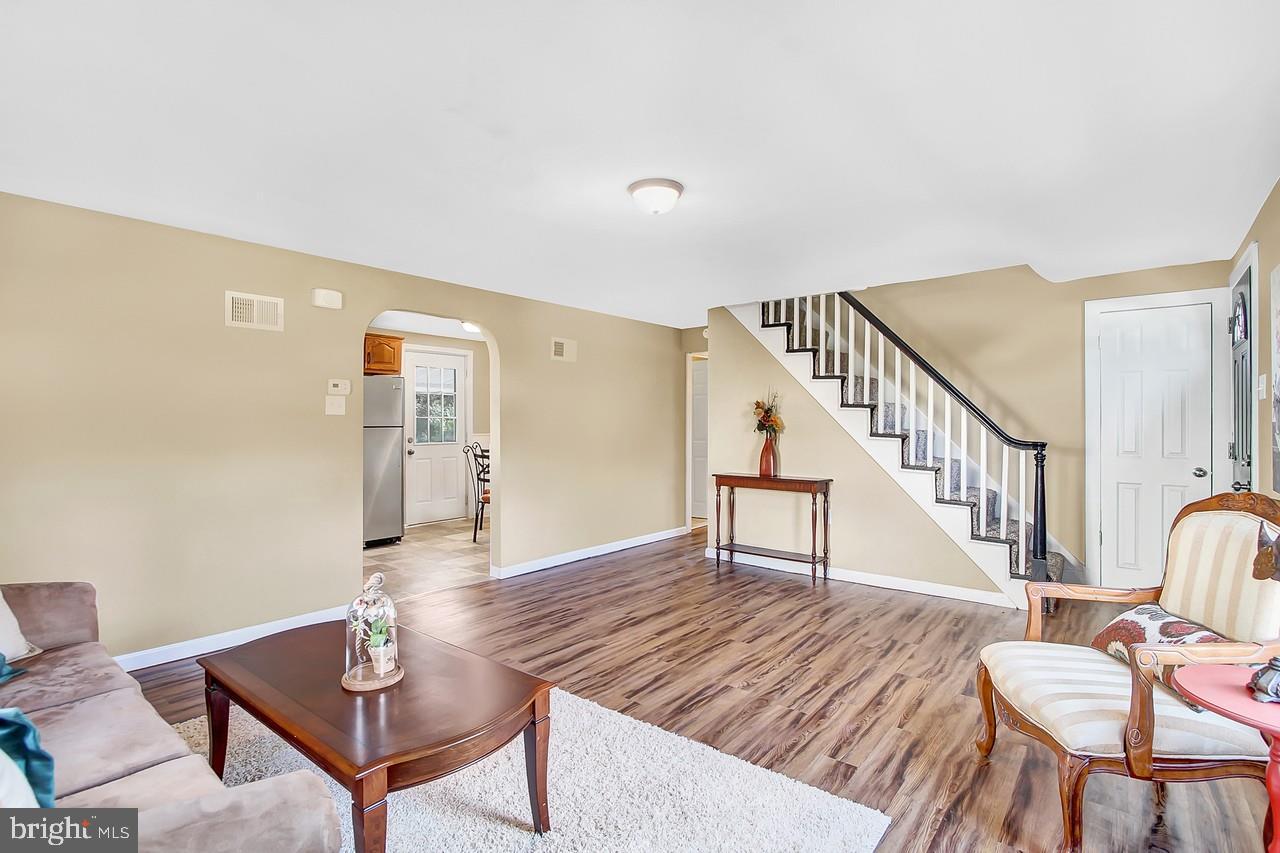 2140 Poplars Road York, PA 17408 - Photo 4 of 27 Gallery Image 4