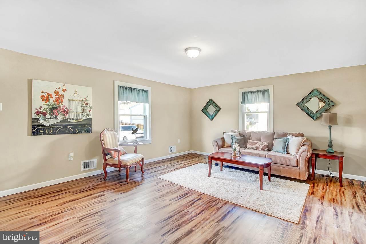 2140 Poplars Road York, PA 17408 - Photo 6 of 27 Gallery Image 6