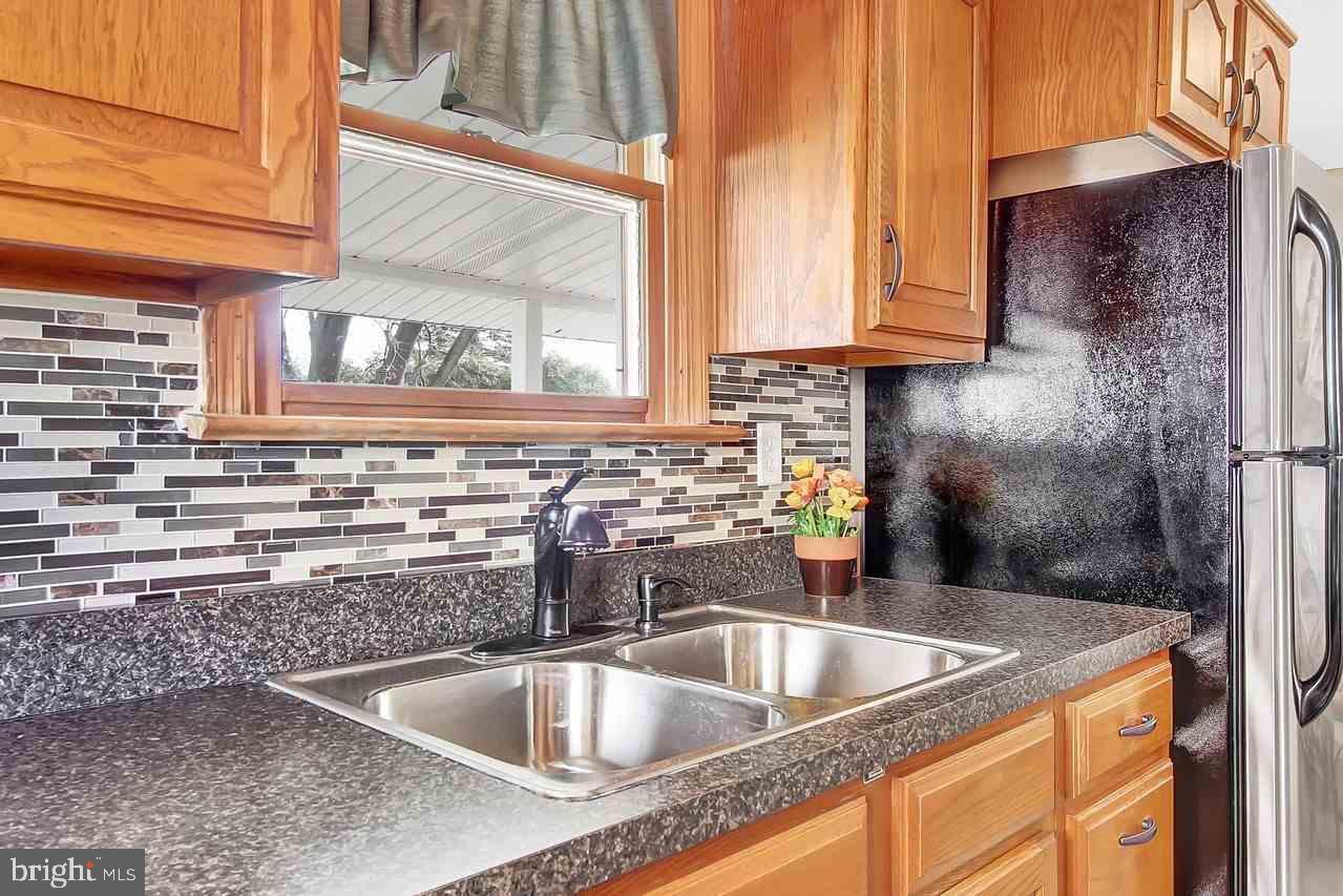 2140 Poplars Road York, PA 17408 - Photo 9 of 27 Gallery Image 9