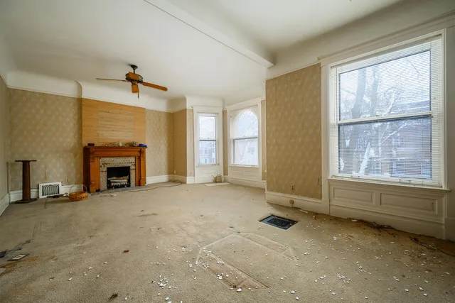 $950,000 | 548 West Oakdale Avenue, Chicago, IL 60657