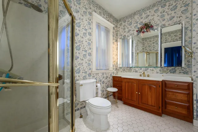 $950,000 | 548 West Oakdale Avenue, Chicago, IL 60657