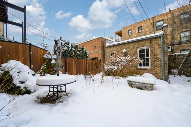 $950,000 | 548 West Oakdale Avenue, Chicago, IL 60657
