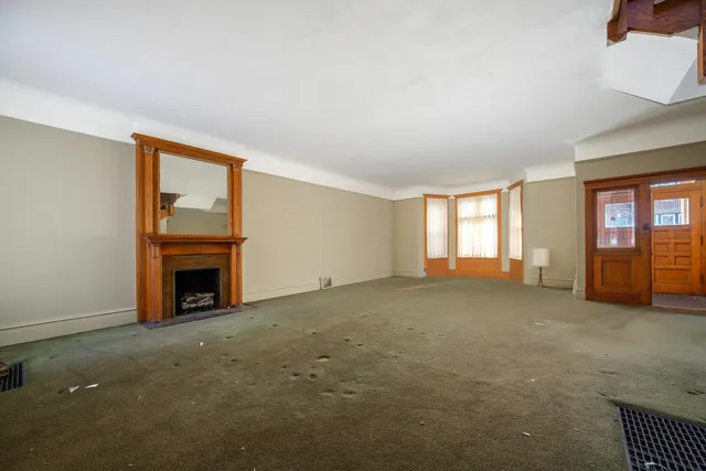 $950,000 | 548 West Oakdale Avenue, Chicago, IL 60657