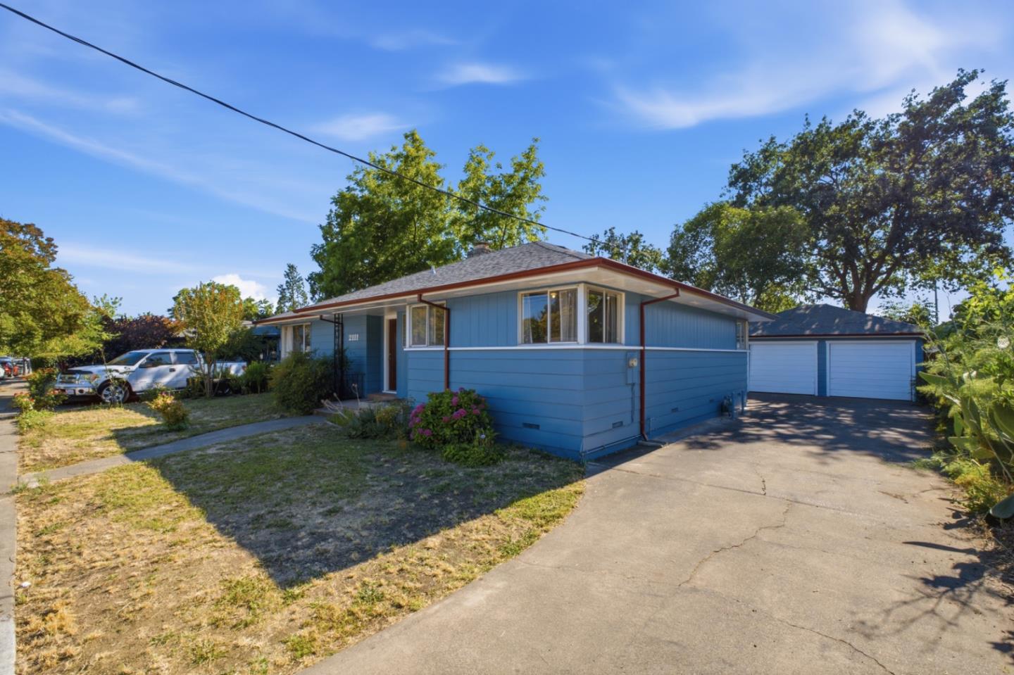2111 Orchard Street Santa Rosa, CA 95404 - Photo 4 of 40