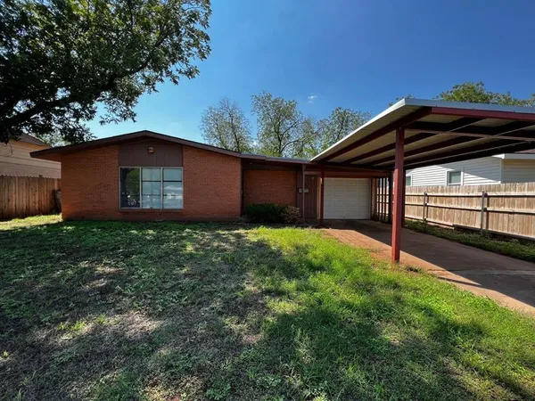 $1,750 | 2105 North 8th Street, Abilene, TX 79603