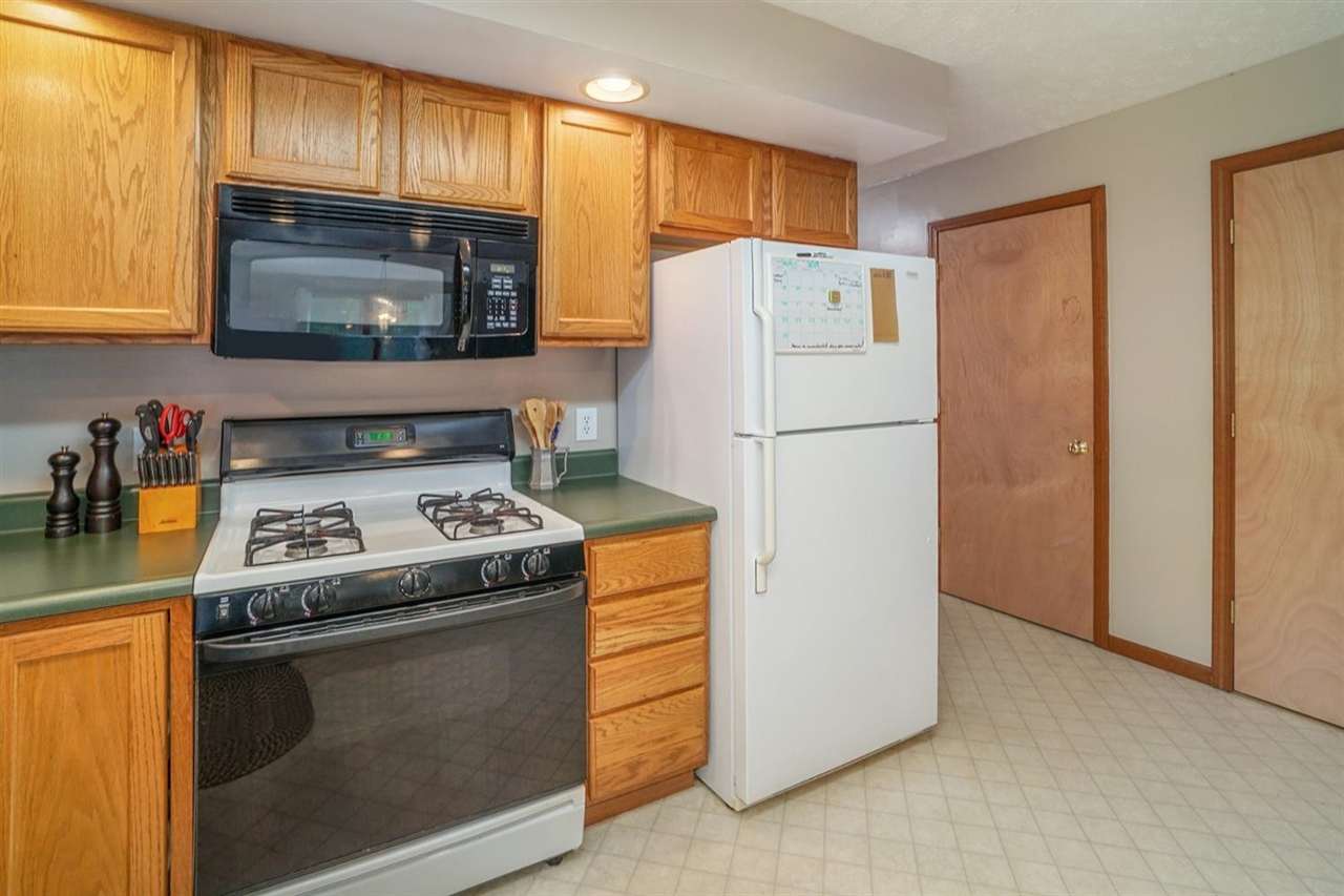 5674 Seymour Road Jackson, MI 49201 - Photo 17 of 35