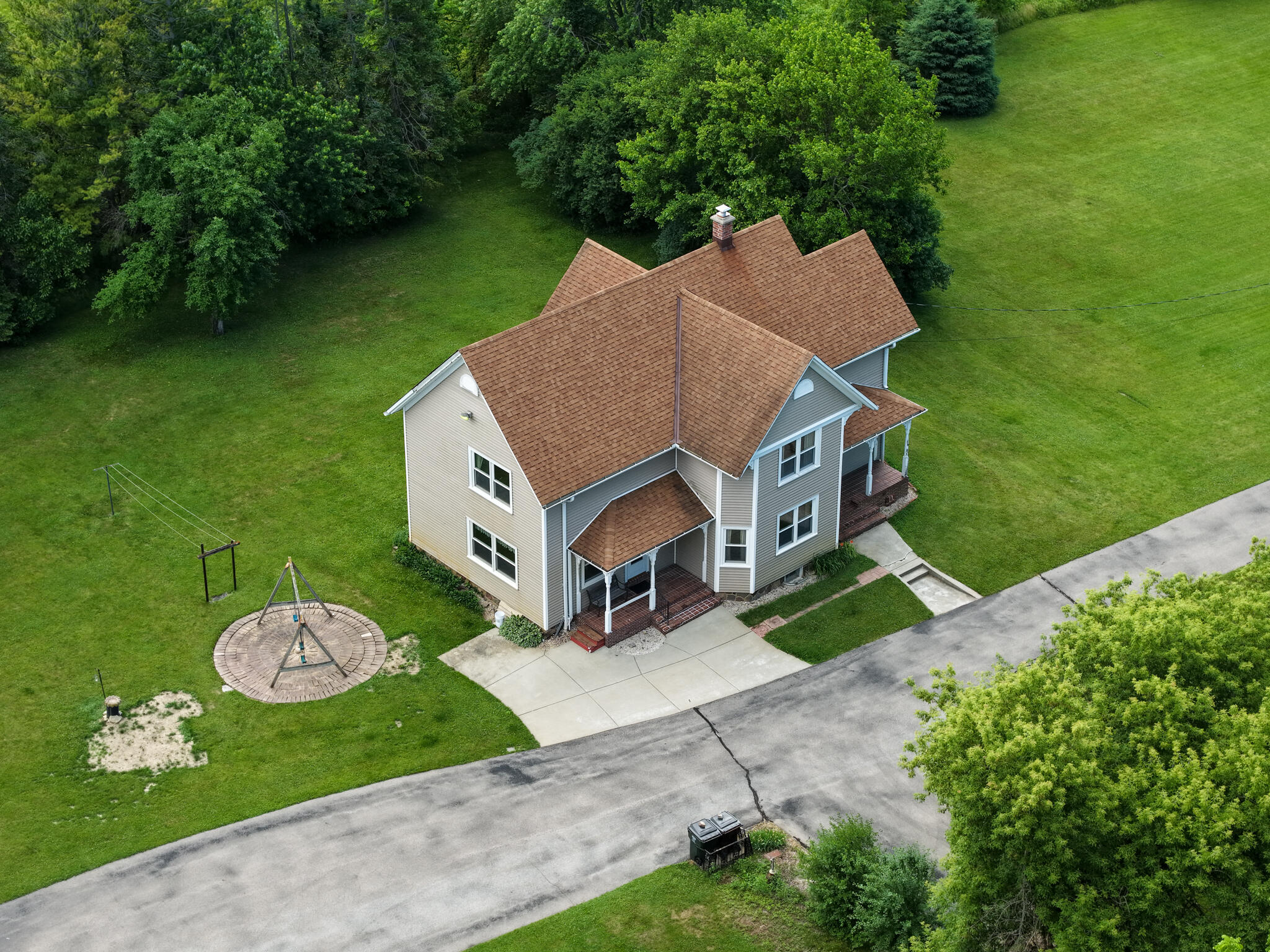 19272 West Coffee Road New Berlin, WI 53146 - Photo 40 of 49 Exterior