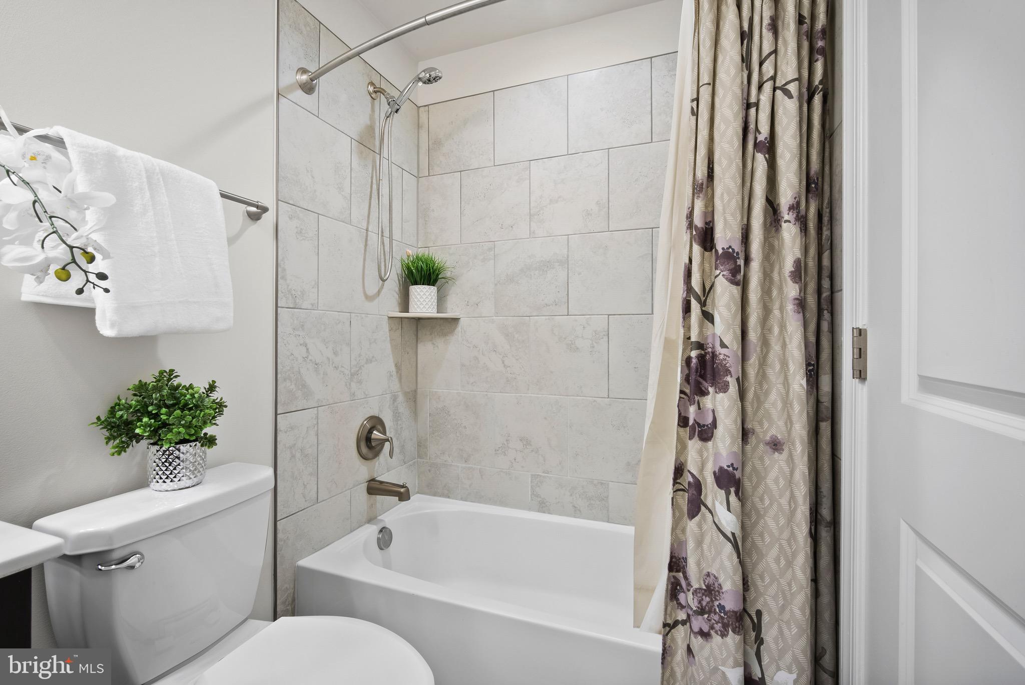 7012 Rackham Way Hanover, MD 21076 - Photo 24 of 46 Fourth Level Full Bathroom | Tub Shower.