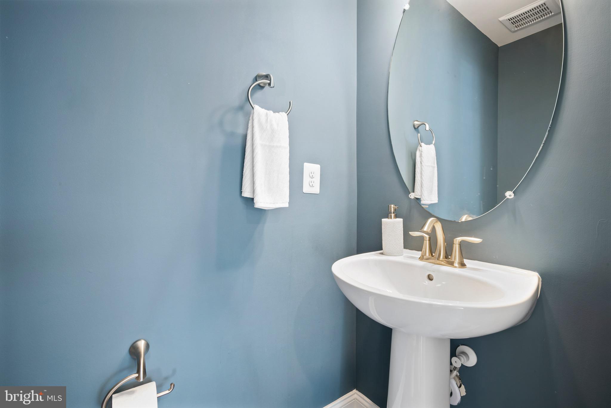 7012 Rackham Way Hanover, MD 21076 - Photo 28 of 46 Entry Level Half Bathroom.