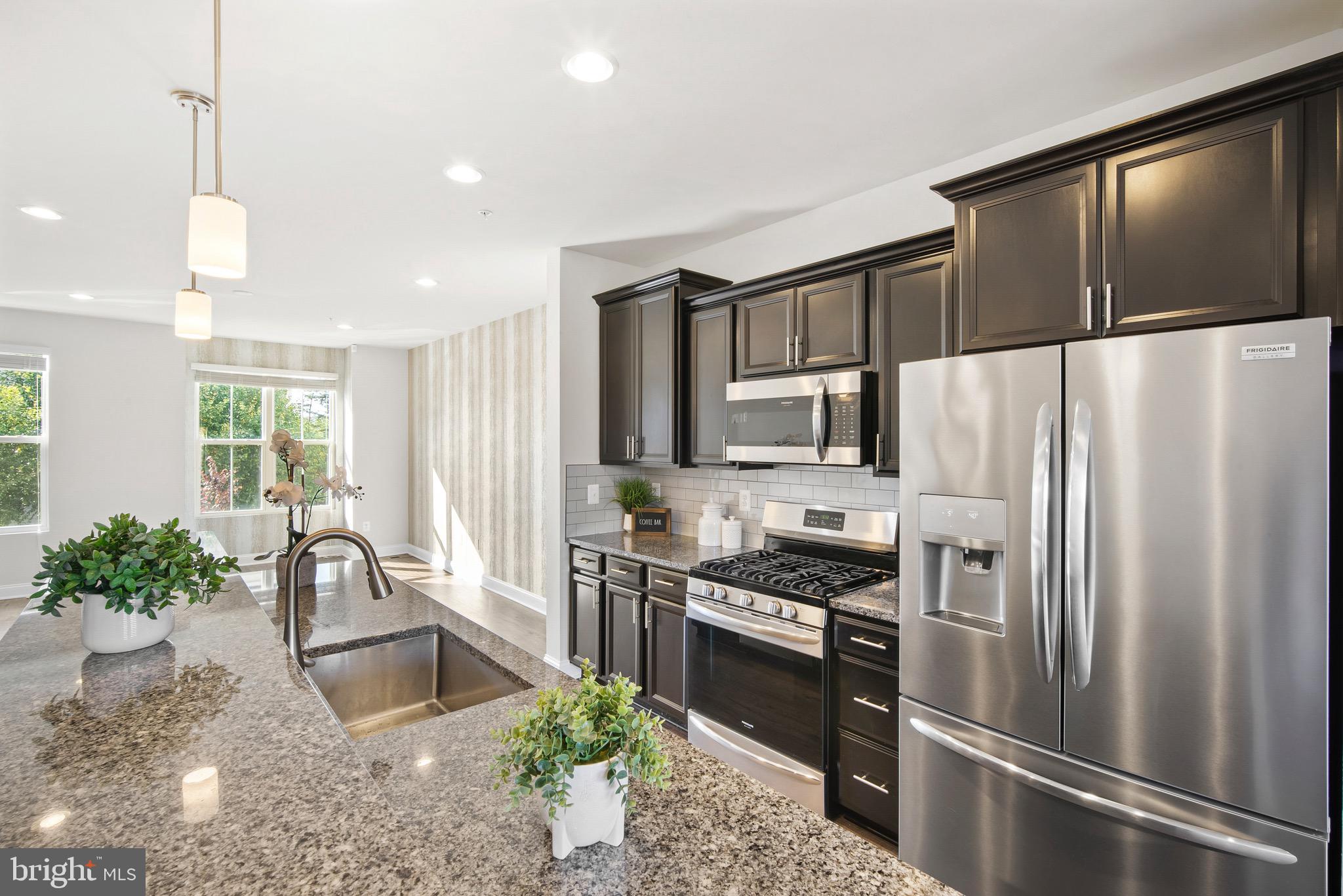 7012 Rackham Way Hanover, MD 21076 - Photo 3 of 46 Gas Powered Upgraded Kitchen 42" Custom Cabinetry