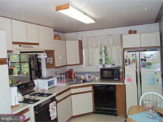 2119 Walters Road Green Lane, PA 18054 - Photo 4 of 5 Gallery Image 4