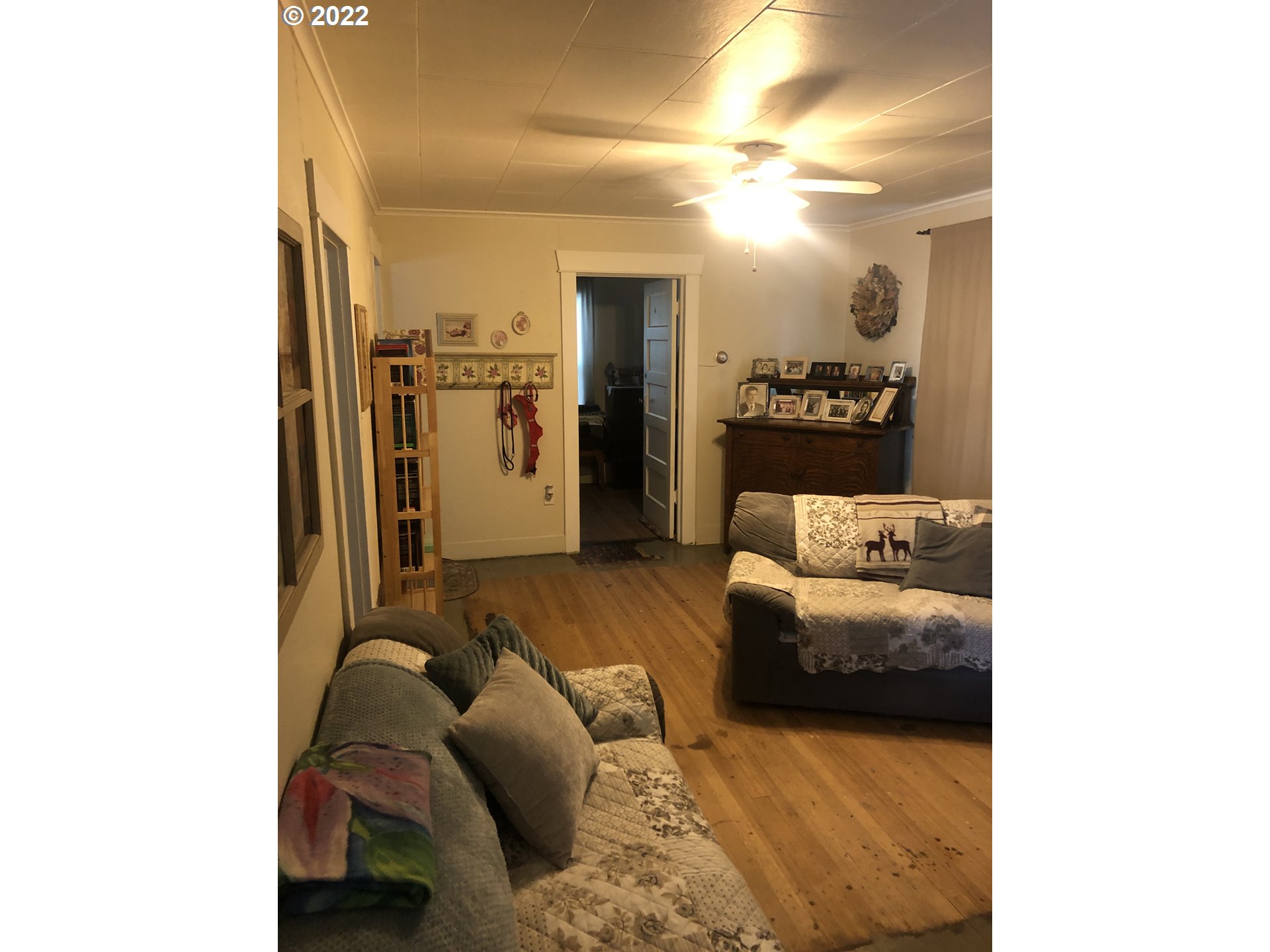 512 Southwest 9th Street Pendleton, OR 97801 - Photo 6 of 19 a en suite bathroom with a sink and a mirror