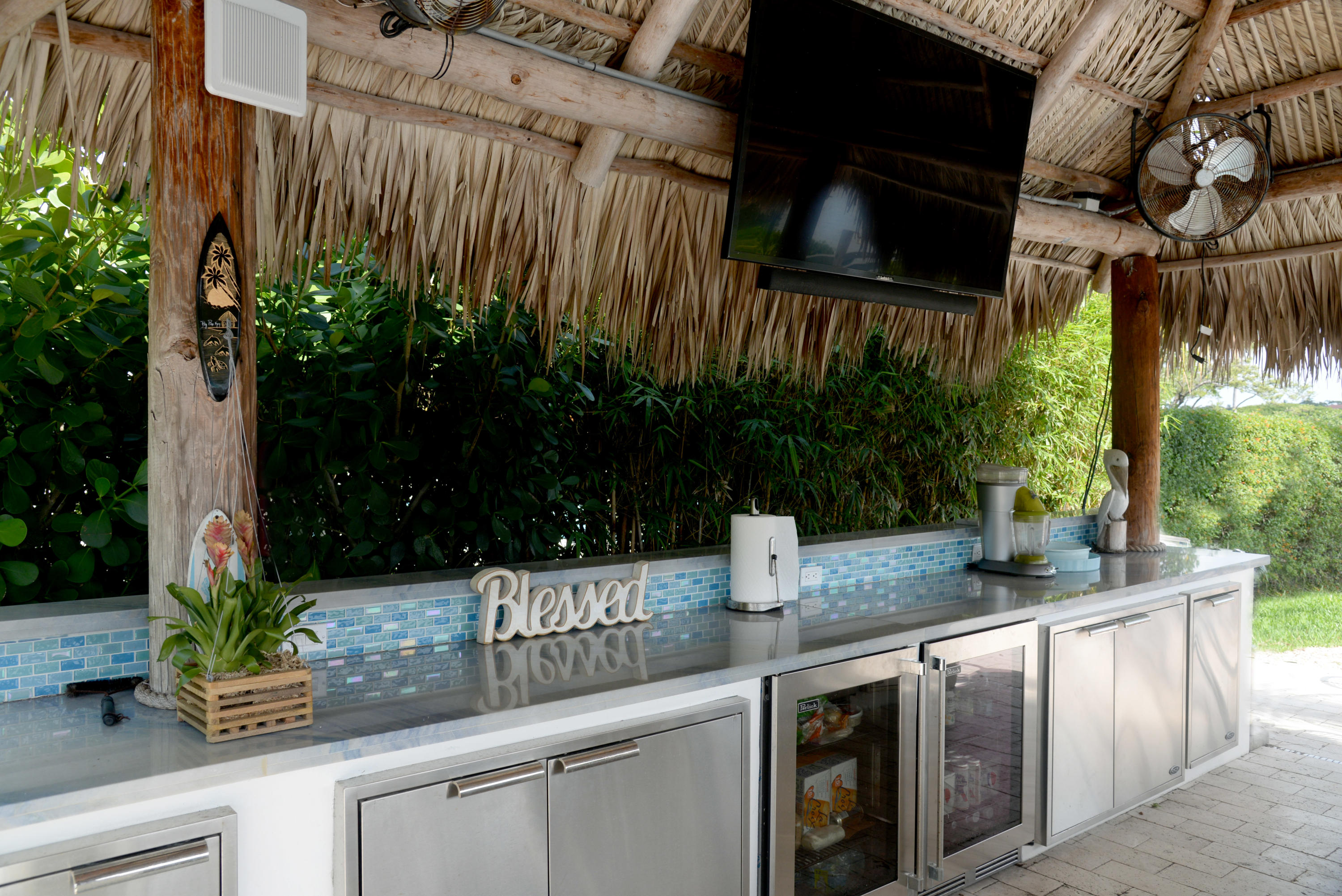 207 Killane Drive Jupiter, FL 33458 - Photo 26 of 59 207 Killane pool kitchen