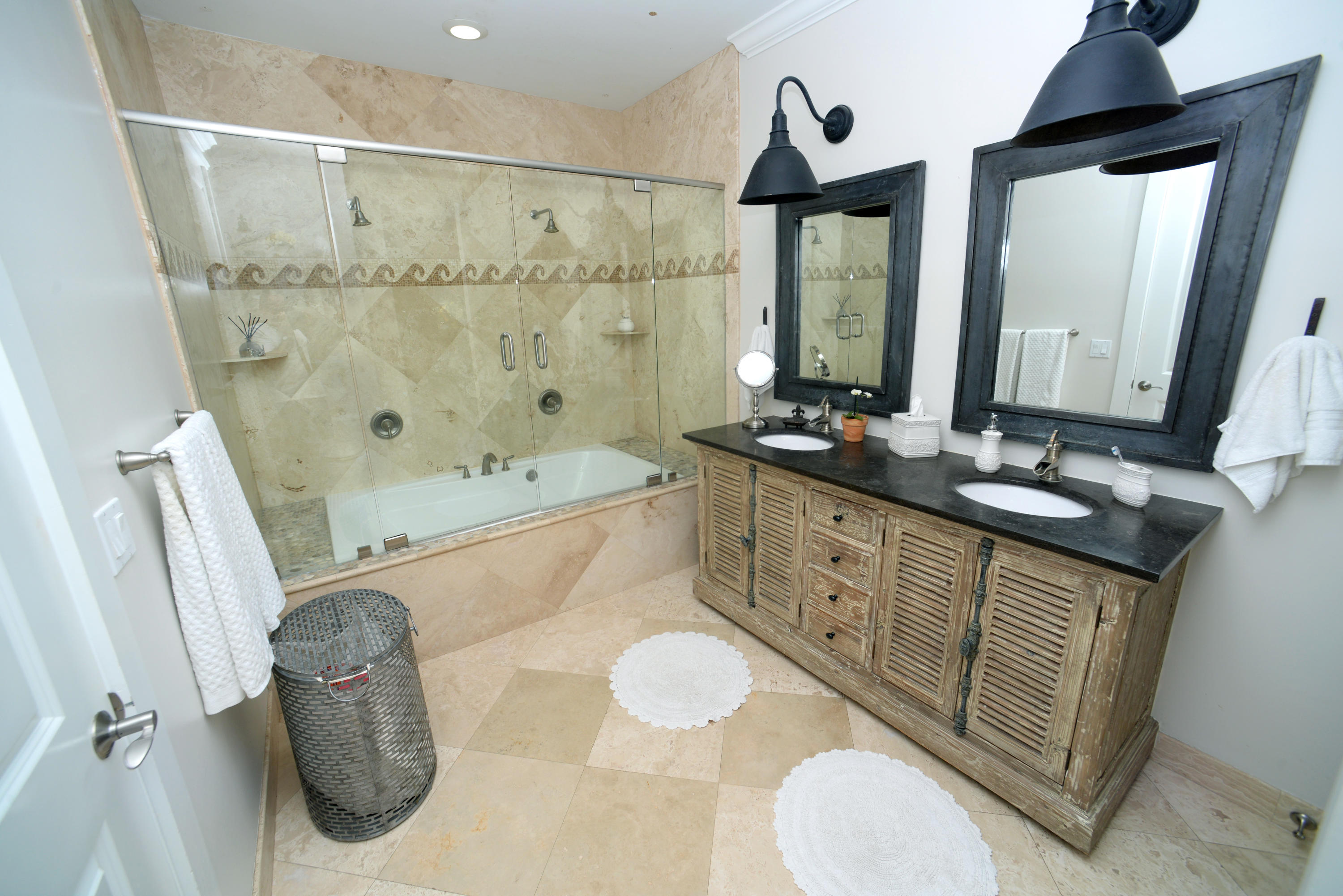 207 Killane Drive Jupiter, FL 33458 - Photo 44 of 59 207 Killane main bath 1