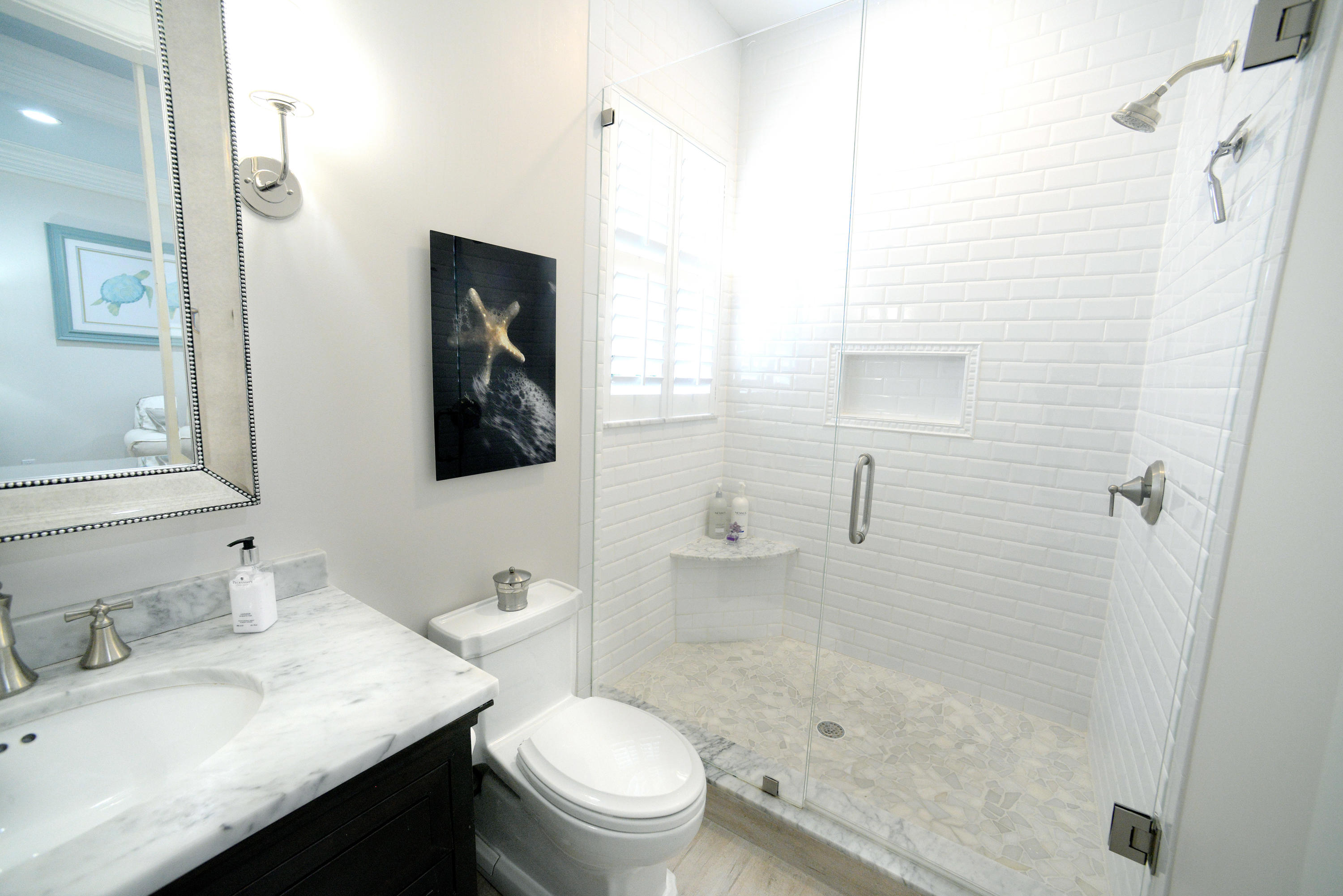 207 Killane Drive Jupiter, FL 33458 - Photo 48 of 59 guest bathroom