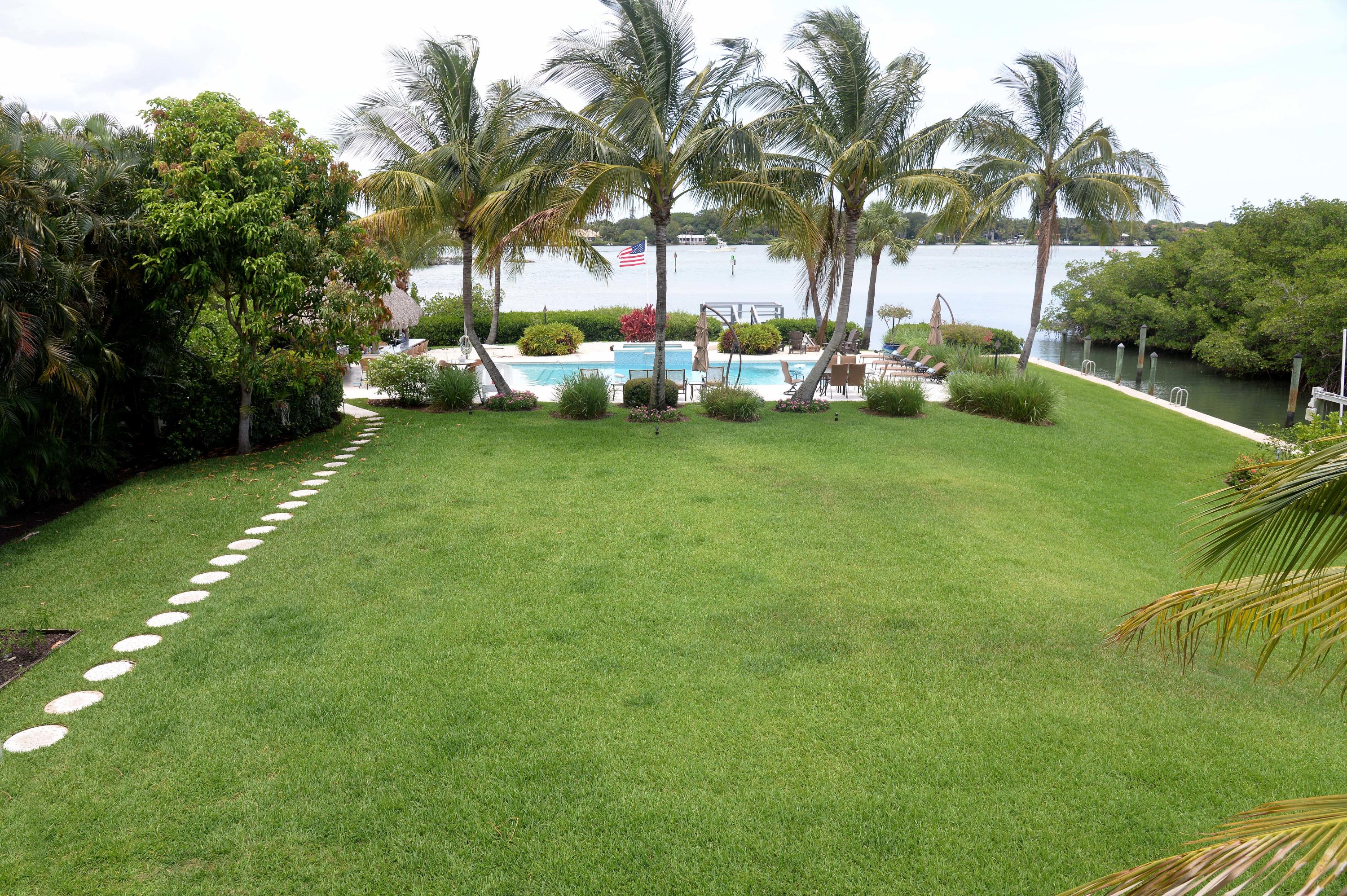 207 Killane Drive Jupiter, FL 33458 - Photo 55 of 59 207 Killane patio view