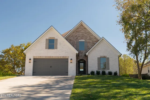 $649,860 | 2030 Cherokee Drive, Maryville, TN 37801