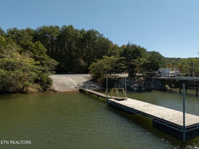 $649,860 | 2030 Cherokee Drive, Maryville, TN 37801