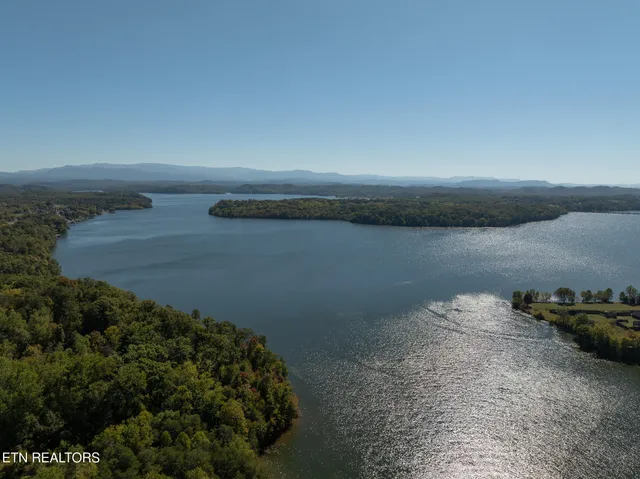 $649,860 | 2030 Cherokee Drive, Maryville, TN 37801