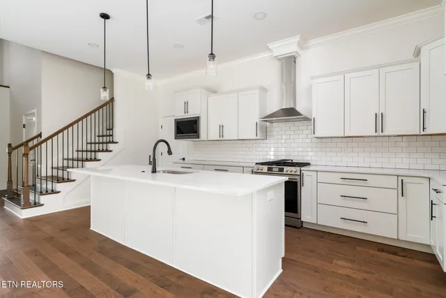 $649,860 | 2030 Cherokee Drive, Maryville, TN 37801