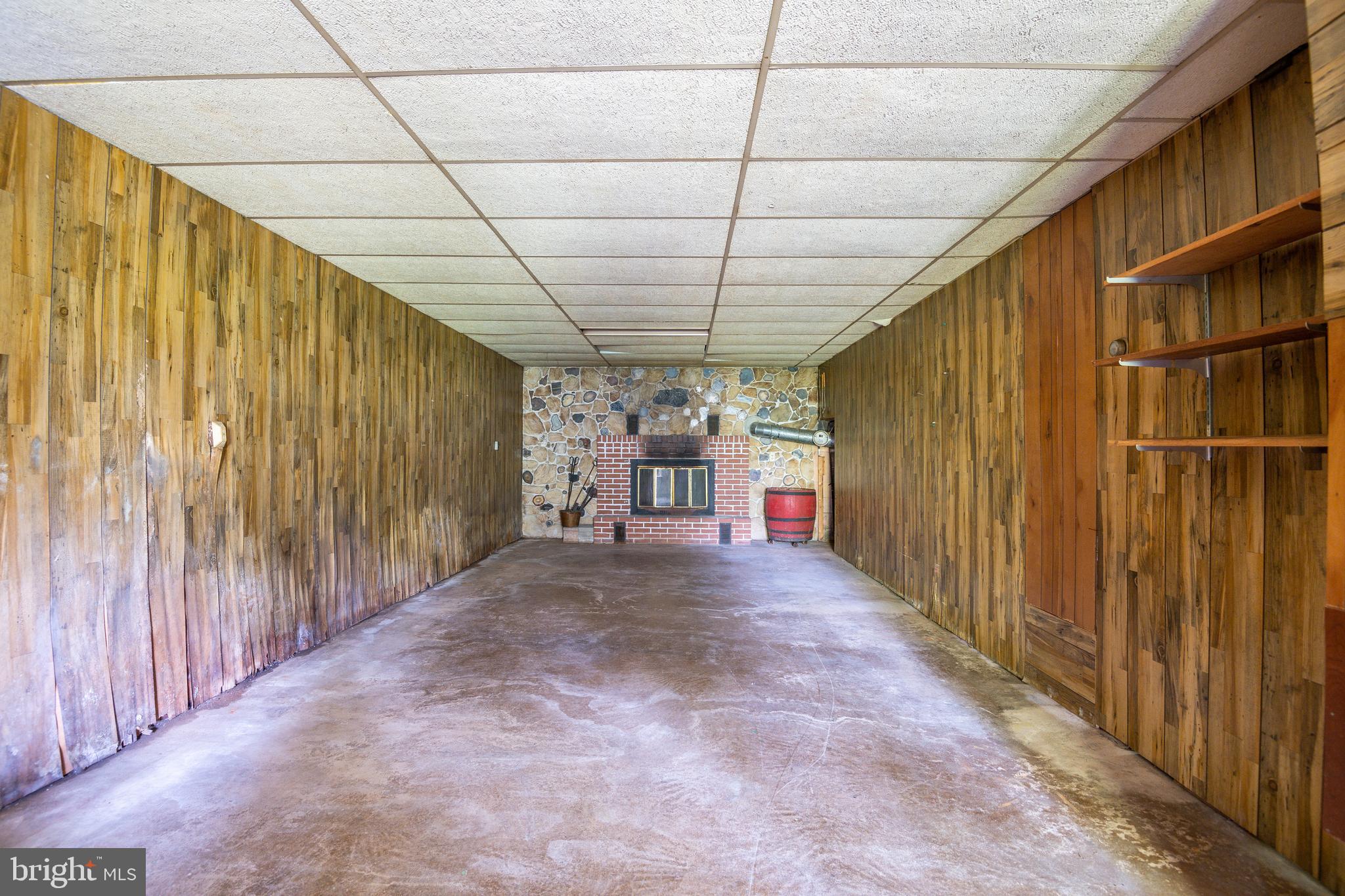 139 Baptist Church Road Spring City, PA 19475 - Photo 30 of 32 a big room with closet