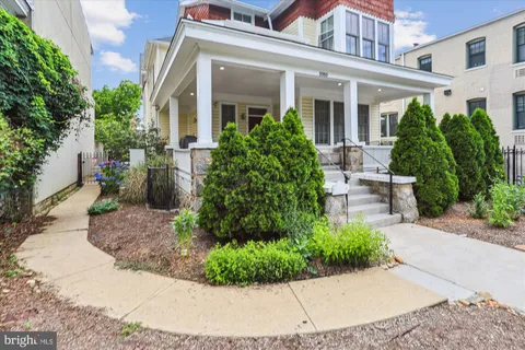 $525,000 | 3350 17th Street Northwest, Unit T2, Washington, DC 20010