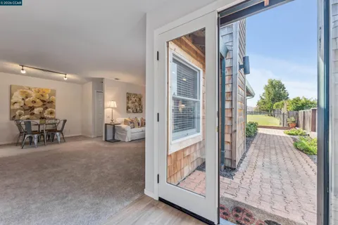 $699,000 | 405 Centre Court, Alameda, CA 94502