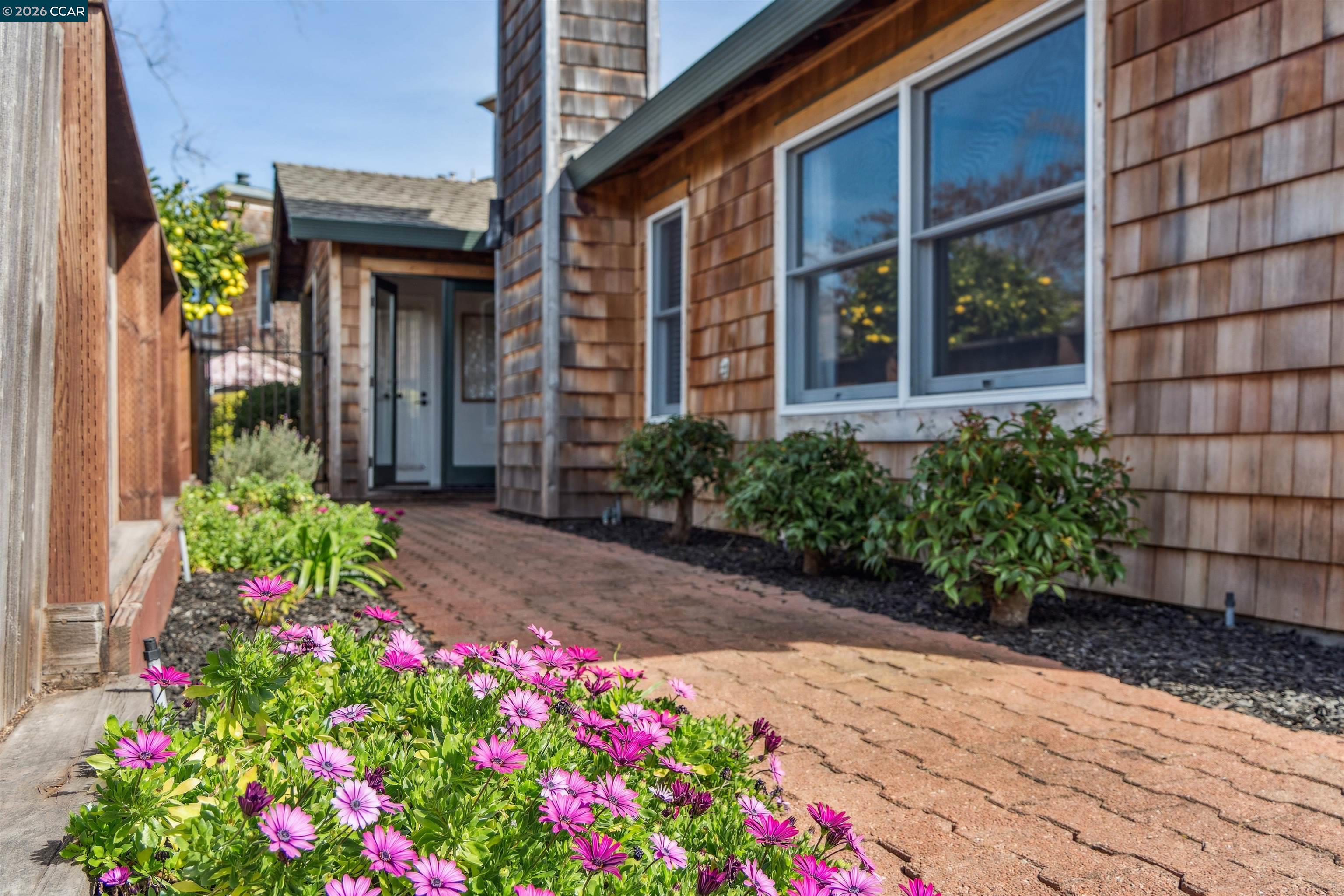 405 Centre Court Alameda, CA 94502 - Photo 28 of 45