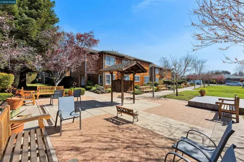 $699,000 | 405 Centre Court, Alameda, CA 94502