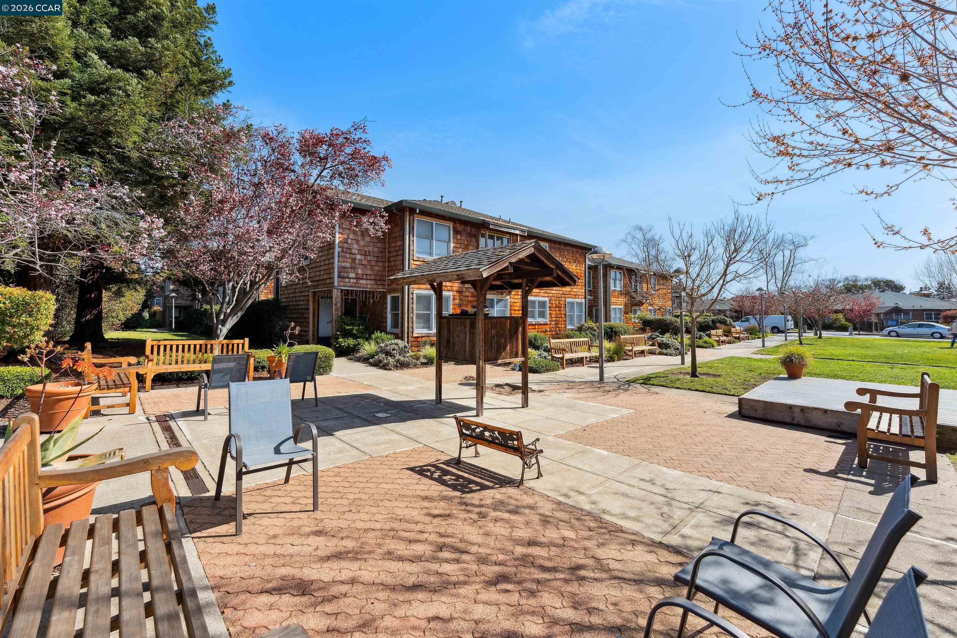 405 Centre Court Alameda, CA 94502 - Photo 39 of 45