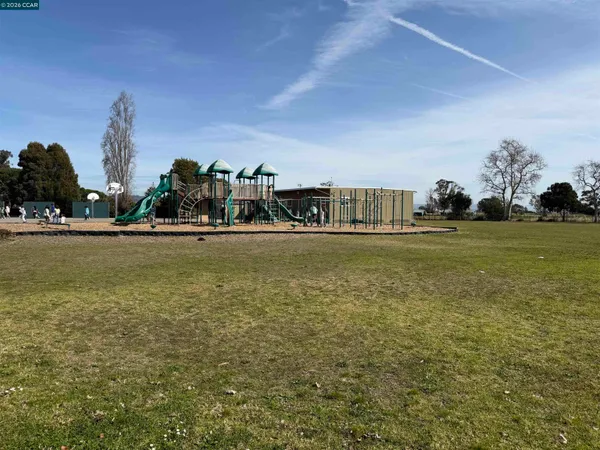 $649,000 | 405 Centre Court, Alameda, CA 94502