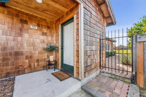 $699,000 | 405 Centre Court, Alameda, CA 94502