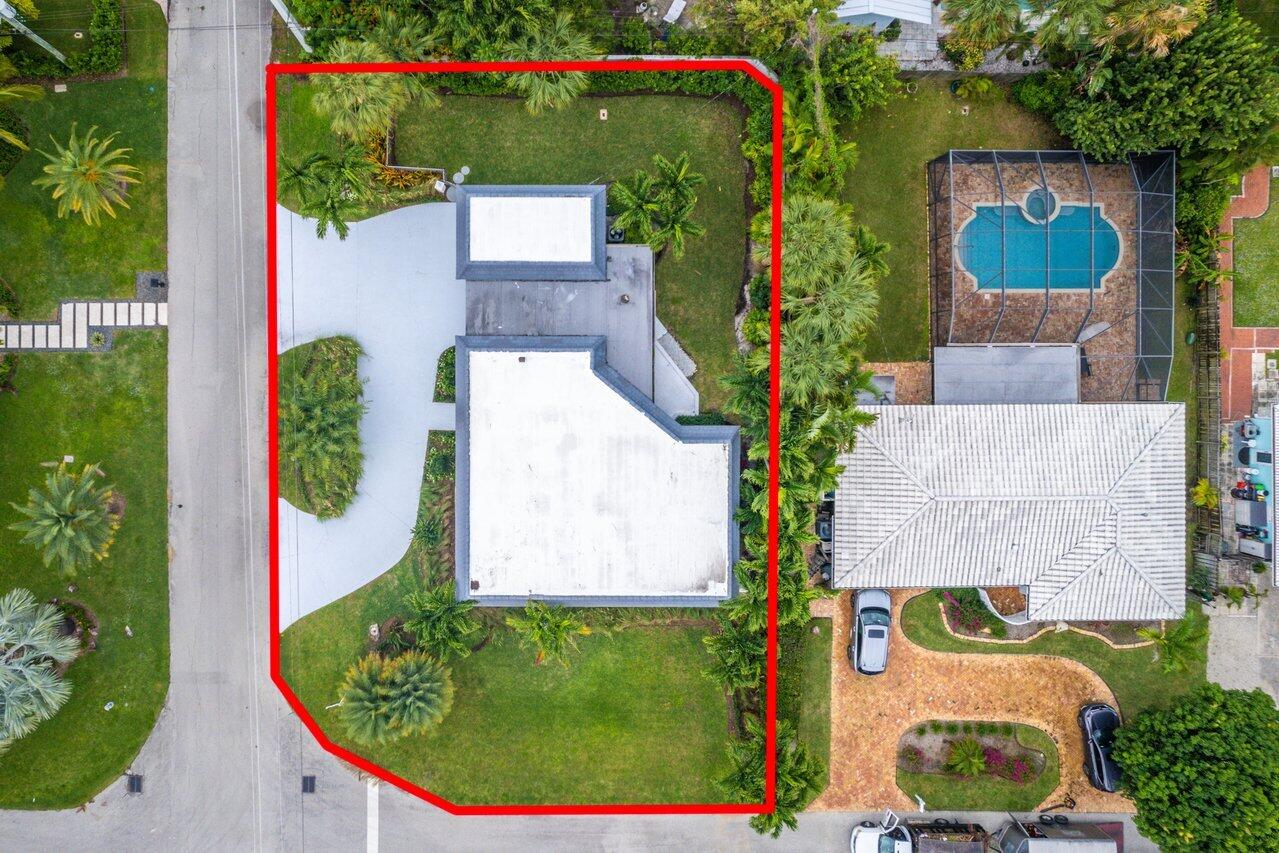 700 Northeast 4th Street Boca Raton, FL 33432 - Photo 2 of 24 040-700Northeast4thStreet-BocaRaton-FL-3