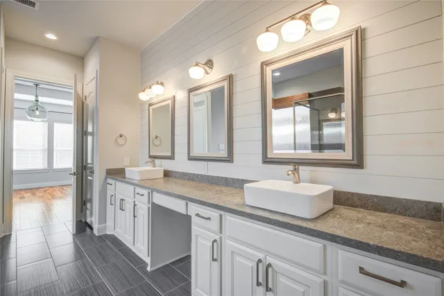 a view of walk in closet