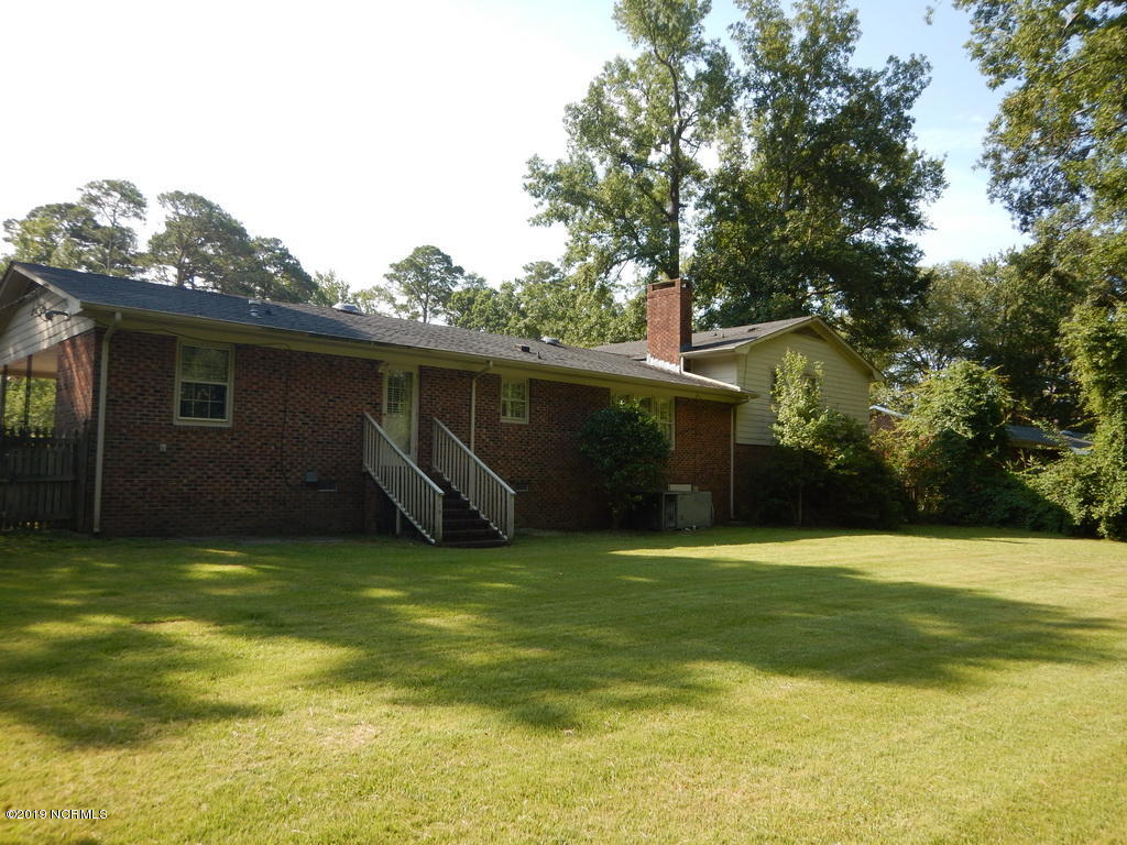 2104 Emerson Road Kinston, NC 28504 - Photo 2 of 21 3 REAR