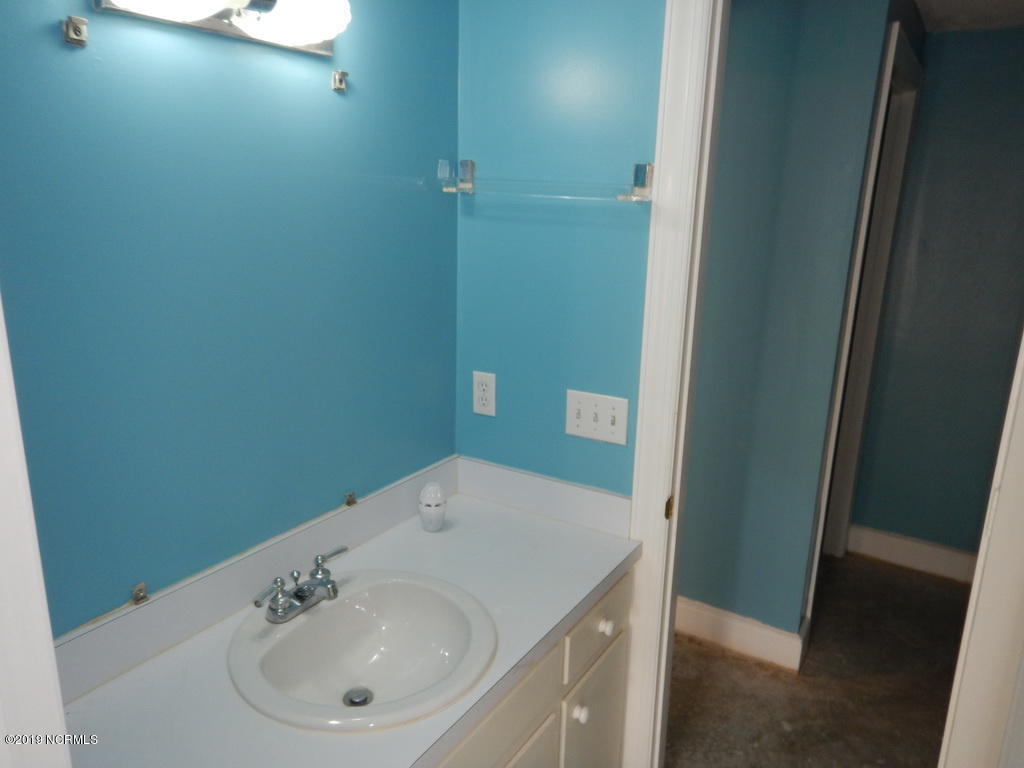 2104 Emerson Road Kinston, NC 28504 - Photo 21 of 21 38EDROOM 4 BATH J&J