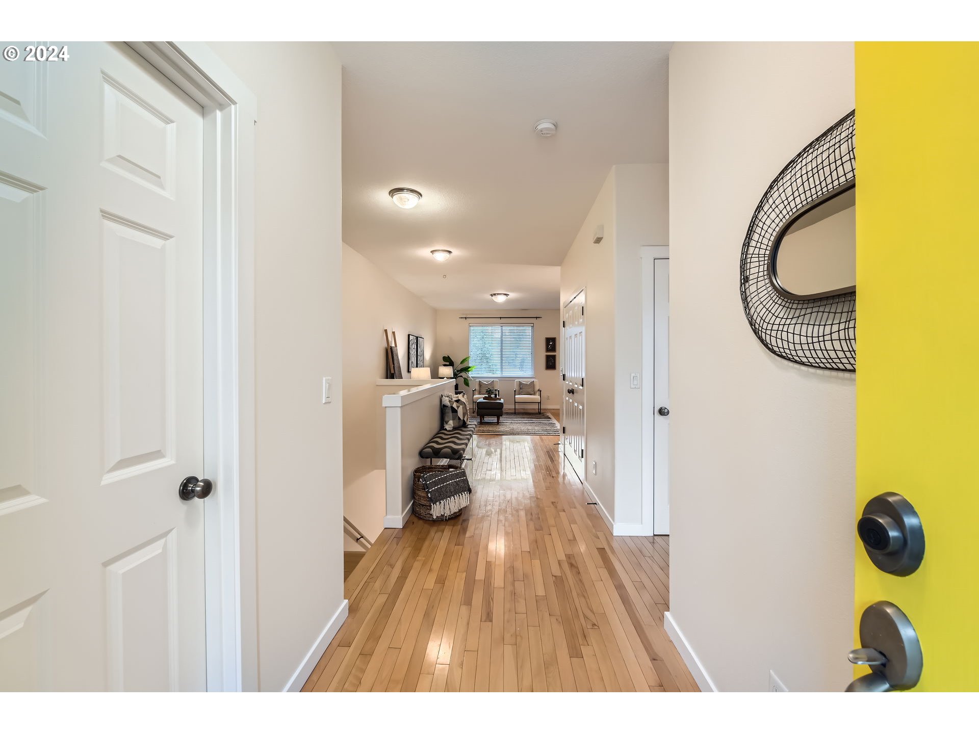 370 Southwest 105th Terrace Portland, OR 97225 - Photo 3 of 28 Entrance/Foyer