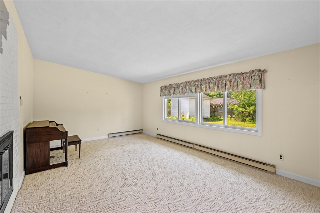 64 Amherst Road Beverly, MA 01915 - Photo 9 of 36