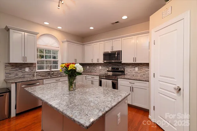 $560,000 | 6340 Wyndham Hill Drive, Charlotte, NC 28269