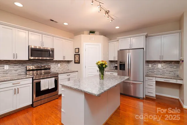 $560,000 | 6340 Wyndham Hill Drive, Charlotte, NC 28269