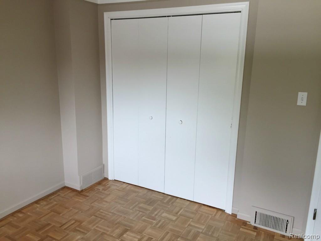 9725 Middlebelt Road Livonia, MI 48150 - Photo 11 of 21