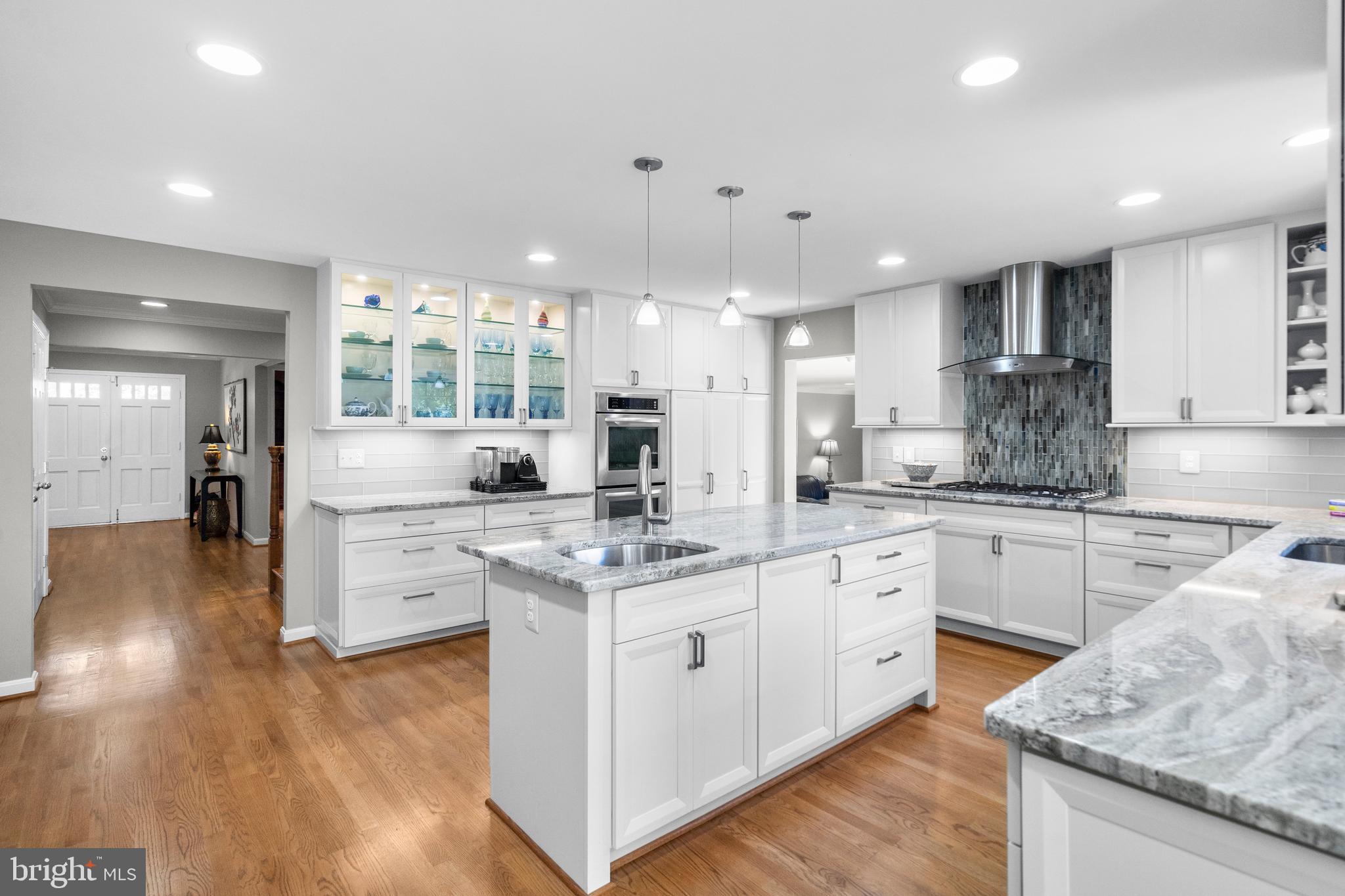 8808 Wooden Bridge Road Potomac, MD 20854 - Photo 14 of 53 Renovated Chef's Kitchen