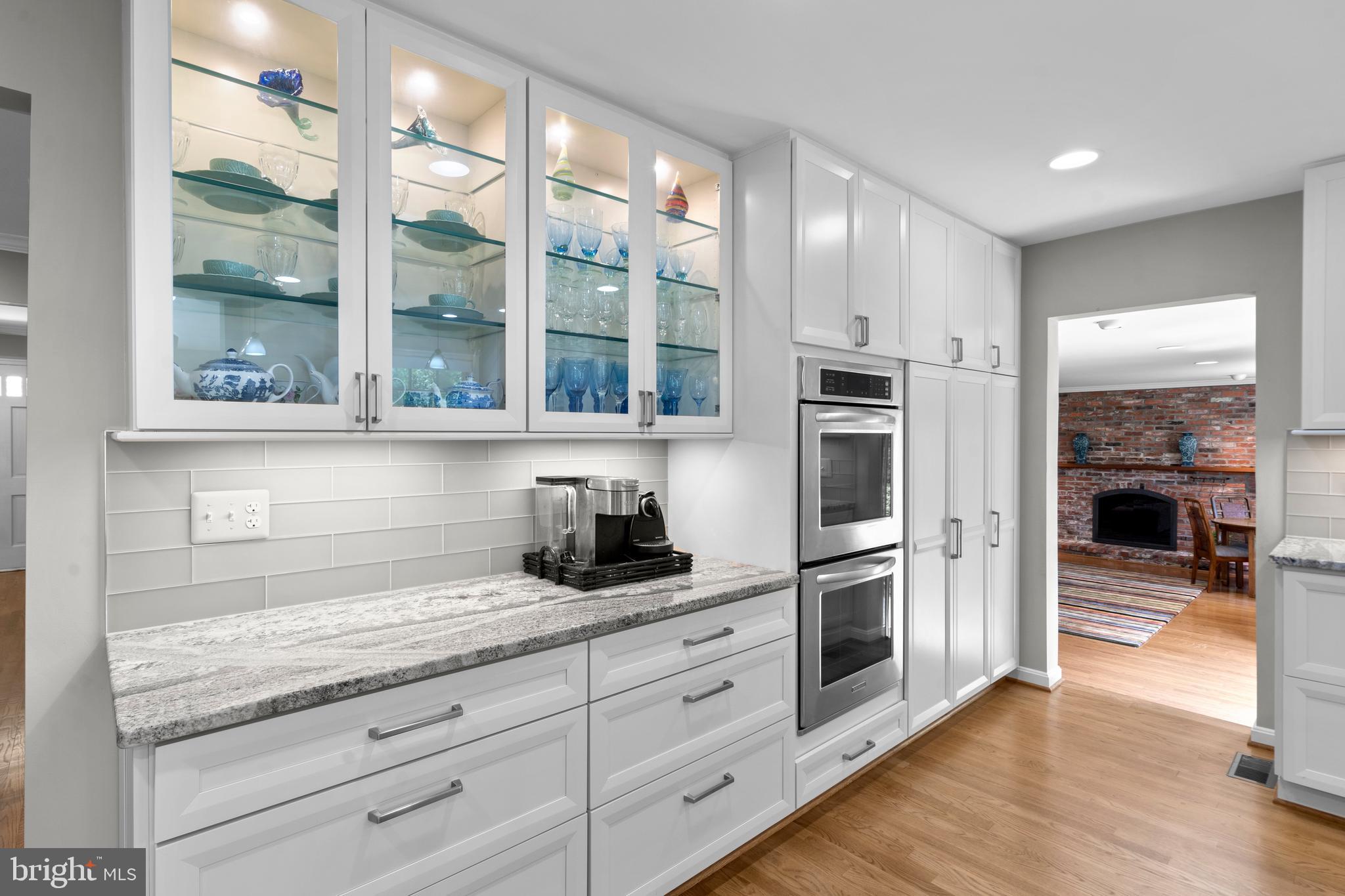 8808 Wooden Bridge Road Potomac, MD 20854 - Photo 16 of 53 Renovated Chef's Kitchen