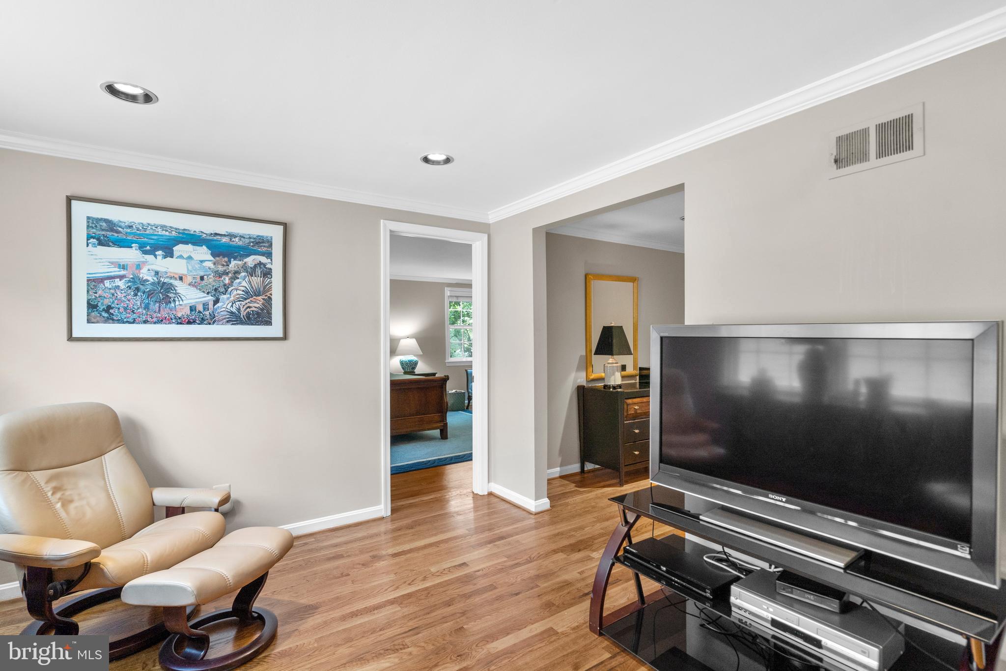 8808 Wooden Bridge Road Potomac, MD 20854 - Photo 26 of 53 Primary Sitting Room