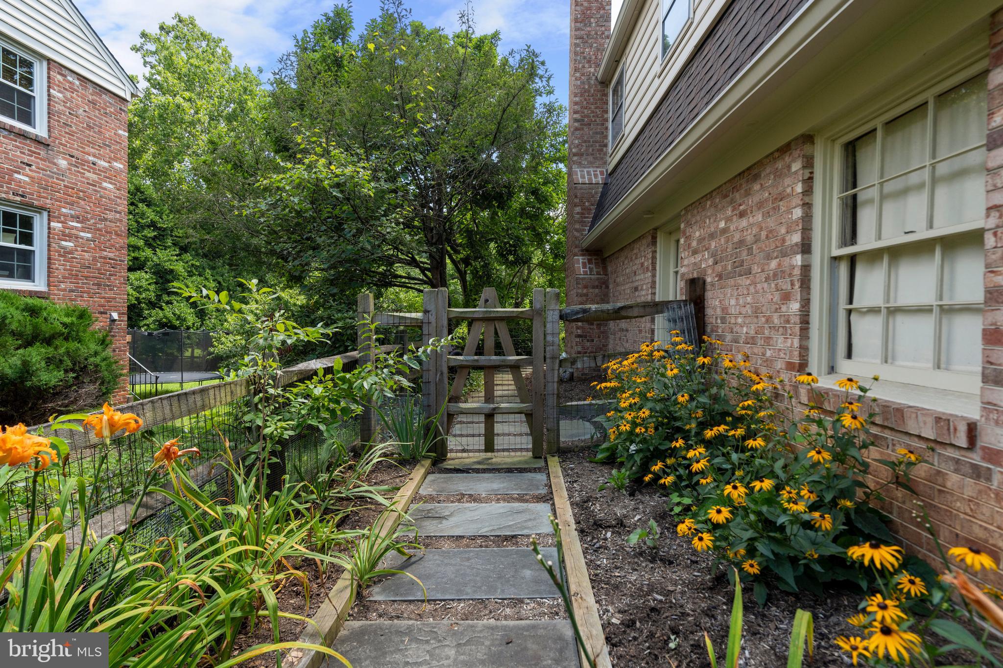 8808 Wooden Bridge Road Potomac, MD 20854 - Photo 47 of 53 Side Garden