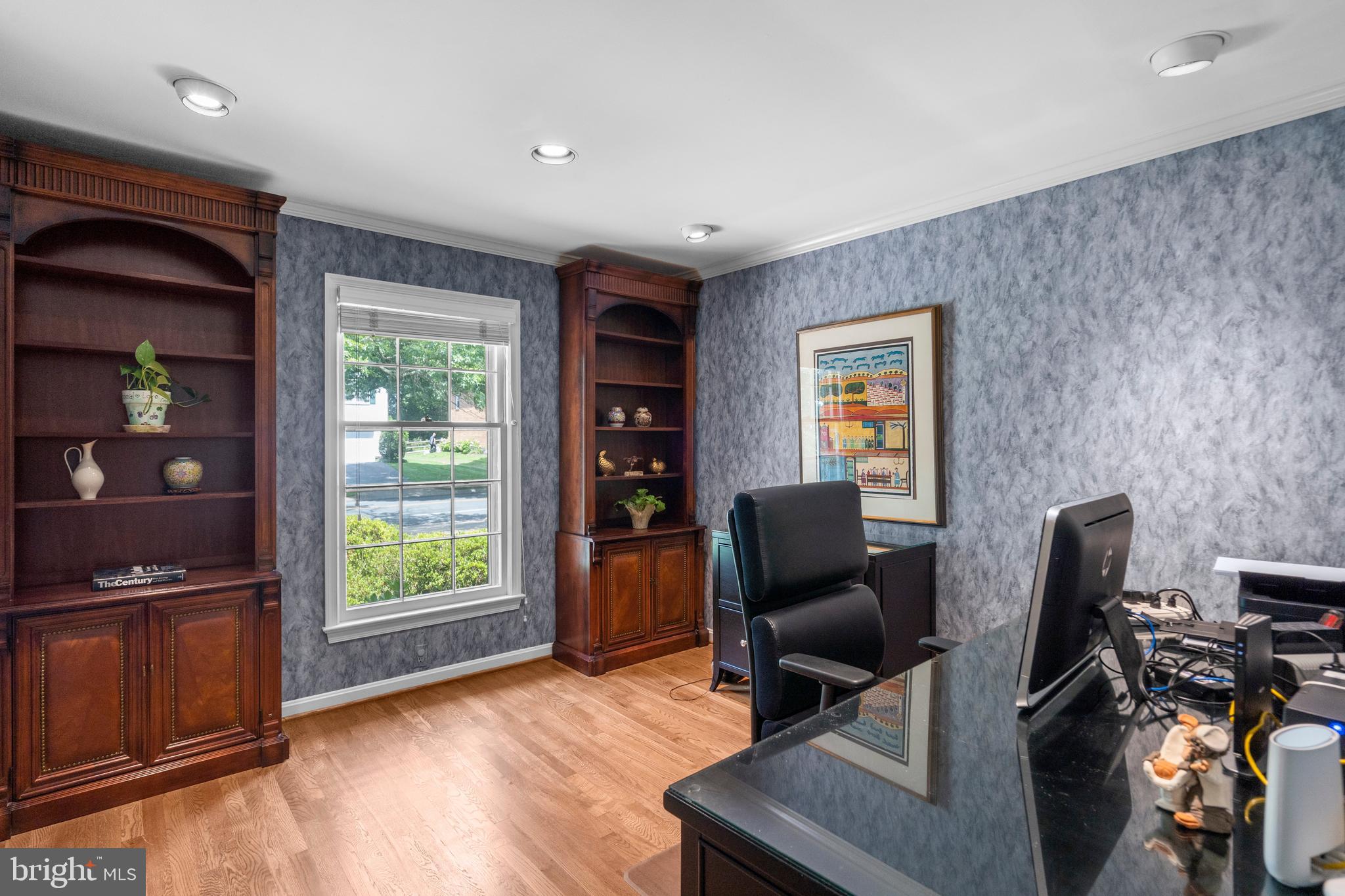 8808 Wooden Bridge Road Potomac, MD 20854 - Photo 5 of 53 Private Office